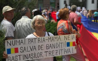 (FOTO/VIDEO) Vor limba română în Legea Supremă! De Ziua Constituției, unioniștii au protestat la Parlament