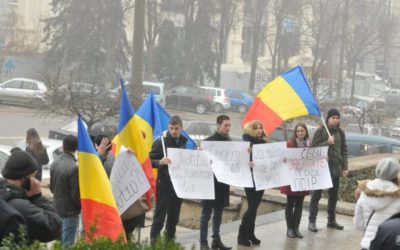 (FOTO/VIDEO) Flashmob „UNIREA – ODIP”: „Jos mâinile de pe unioniști”