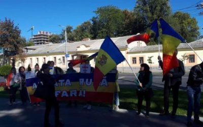 „La mulți ani, plecați acasă!” De ziua lui Putin, unioniștii au cerut retragerea armatei ruse din regiunea transnistreană
