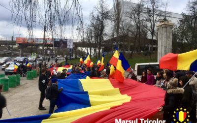 Un tricolor de 101 metri a fost întins pe străzile Chișinăului la 101 ani de la Unirea Basarabiei cu România